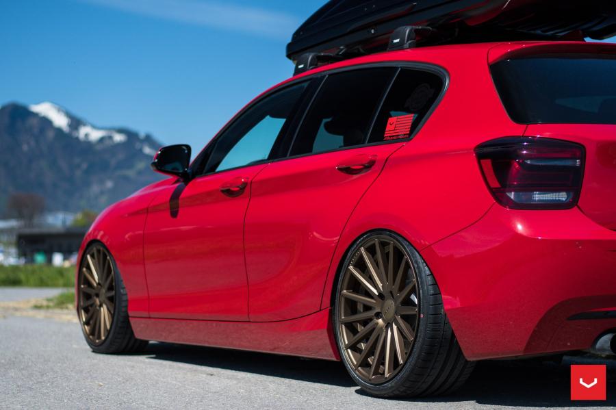 Детали экстерьера BMW 1-Series on Vossen Wheels (VFS2) 2017 года  (фото 4 из 26)
